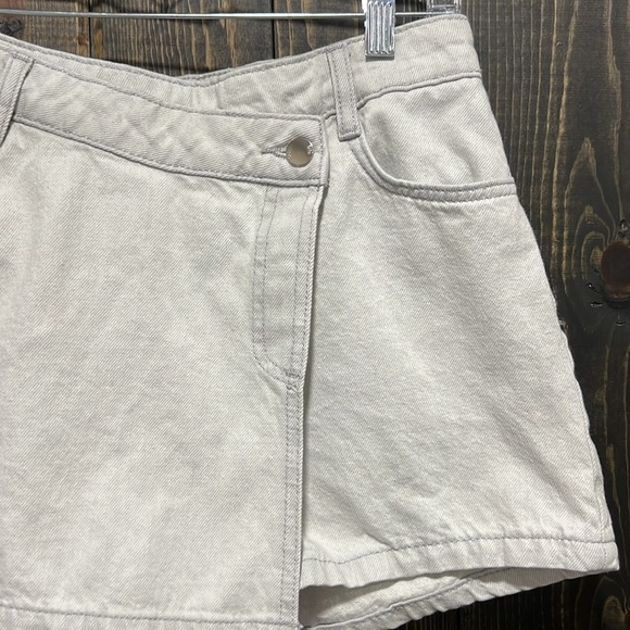 Zara Wrap Shorts Skort M Light Denim Side Zip Button Skirt Look Casual Trendy - Picture 3 of 10